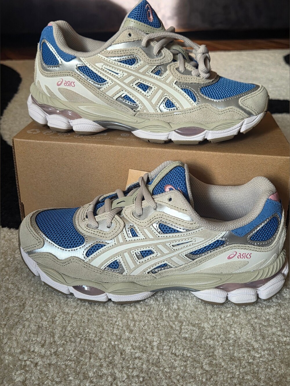 ASICS GEL NYC -POLAR NIGHT/CREAM SNEAKER SZ 6.5W
